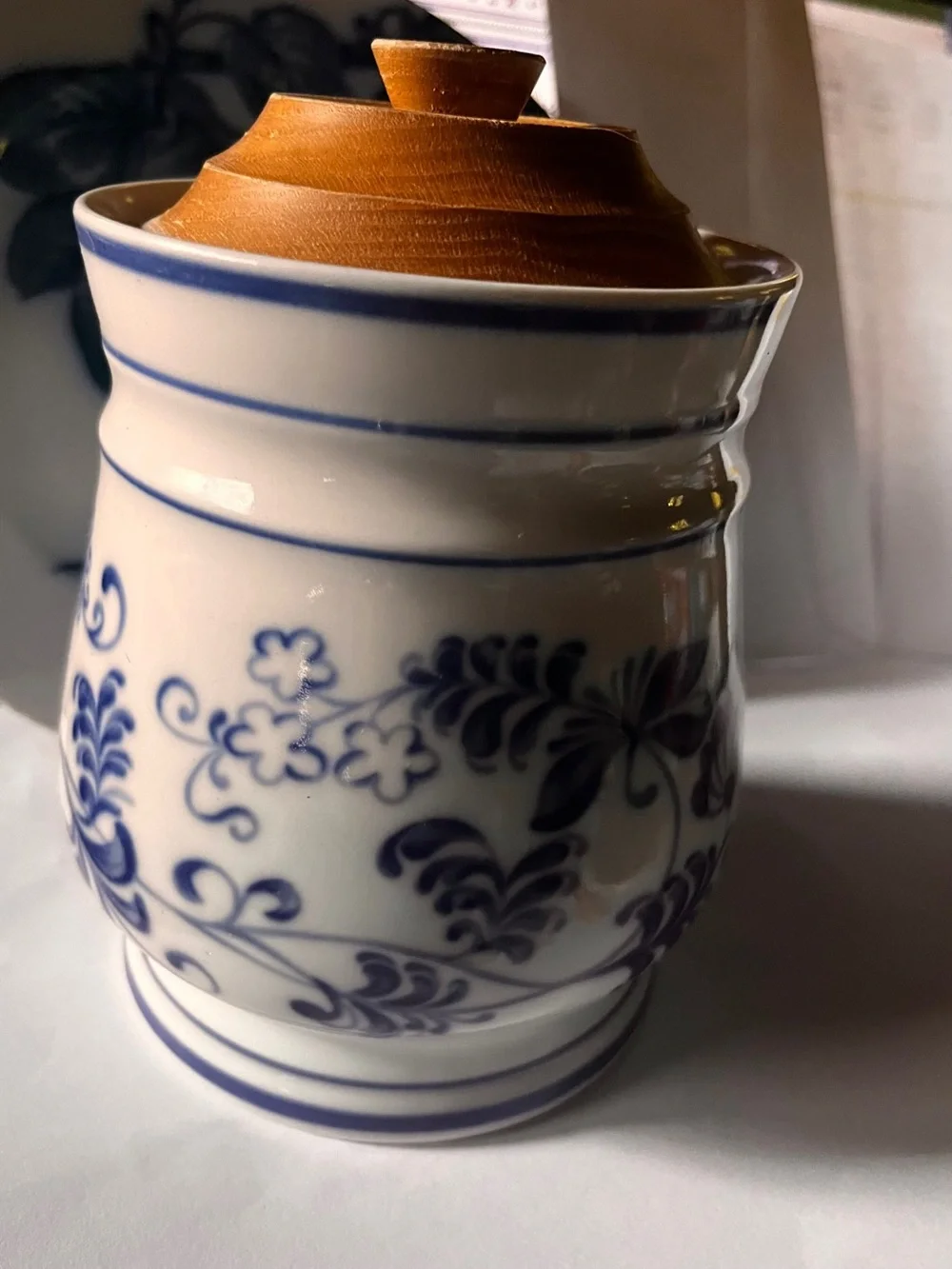 Blue Onion Grieb Flour Canister with Wooden Lid Wallendorf porcelain Jar